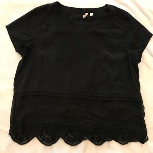 Frenchi top with scalloped lace